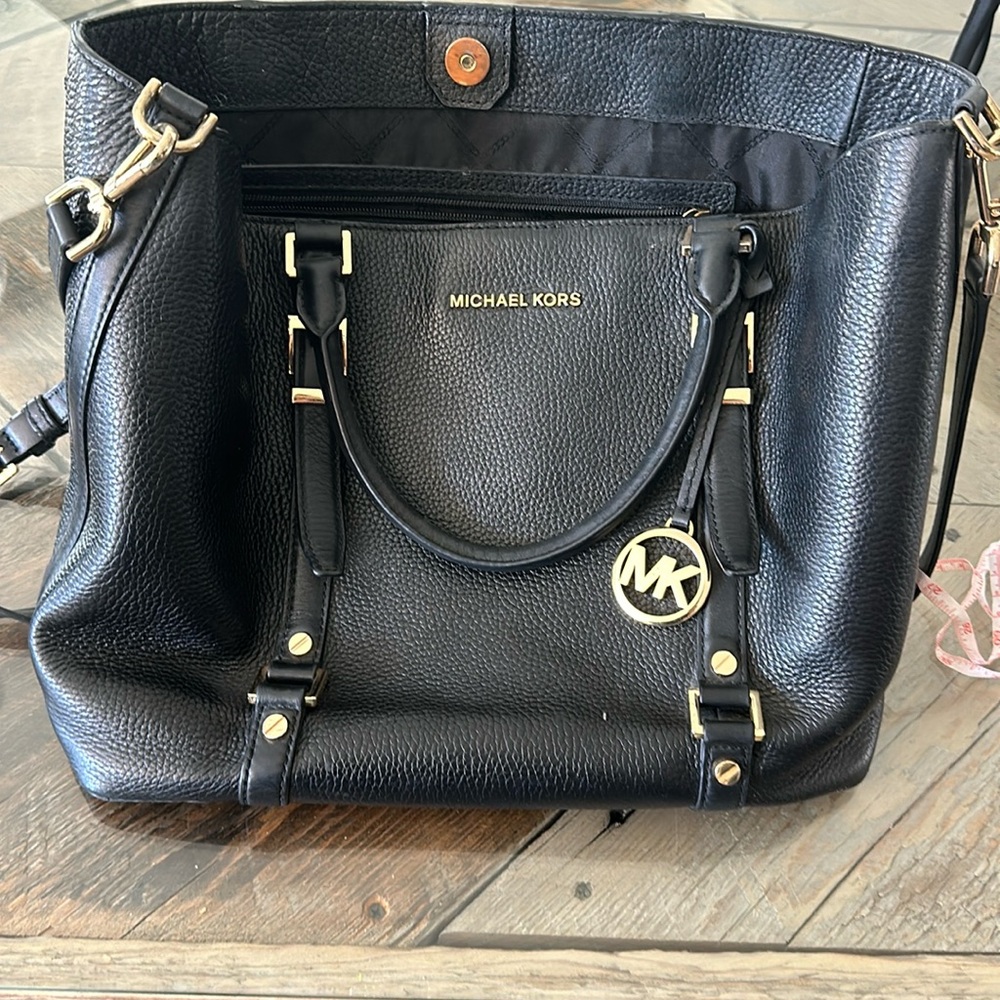 Michael kors tote handbag laptop purse black with gold double strap size